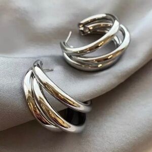 ¥ New Silver three-layer Hoop Earrings